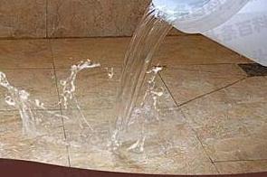 金堂漏水维修 免砸砖防水材料该如何施工